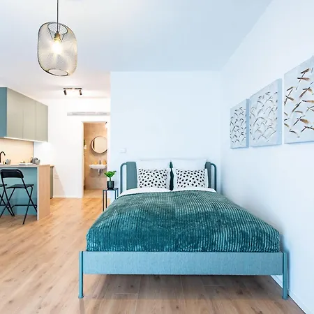 - Modern - Trendy * Budapest